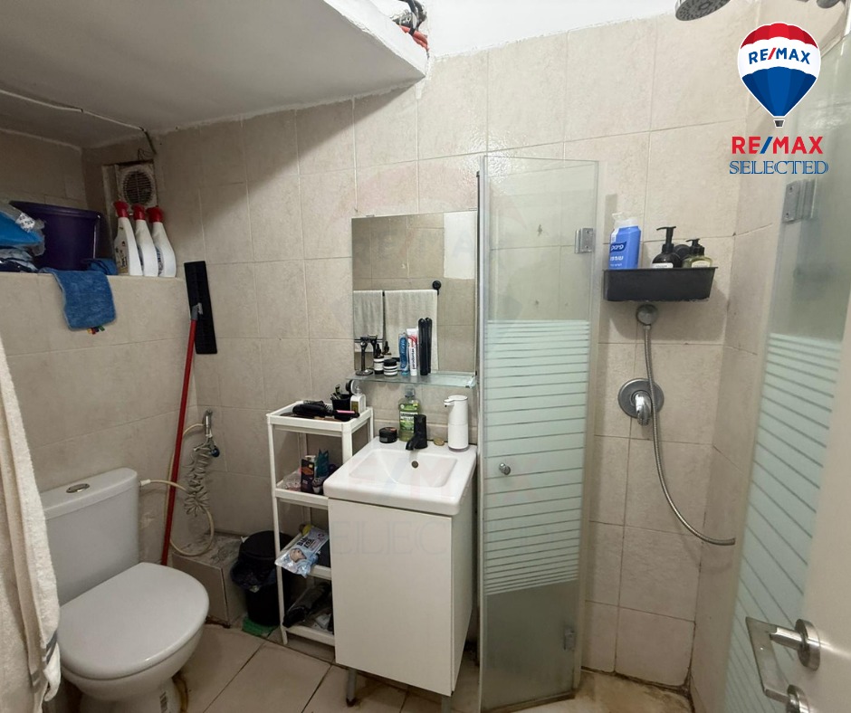 WhatsApp Image 2026-02-17 at 12.00.42